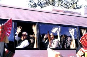 अटल बिहारी वाजपेयी बस यात्रा करने के लिए लाहौर