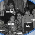 धर्मेंद्र अपने परिवार के साथ (अपनी पहली पत्नी प्रकाश कौर और बच्चे विजिता, अजिता, सन्नी और बॉबी देओल के साथ) 