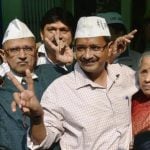 अरविंद केजरीवाल अपनी माता के साथ