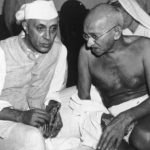 महात्मा गांधी जवाहरलाल नेहरू के साथ