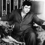 अमजद खान अपने कुत्तों के साथ 