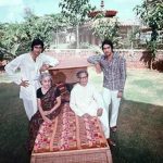 हरिवंश राय बच्चन अपनी पत्नी और बच्चों के साथ 