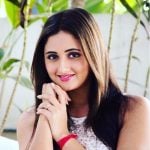 Rashami Desai Biography in Hindi | रश्मि देसाई जीवन परिचय