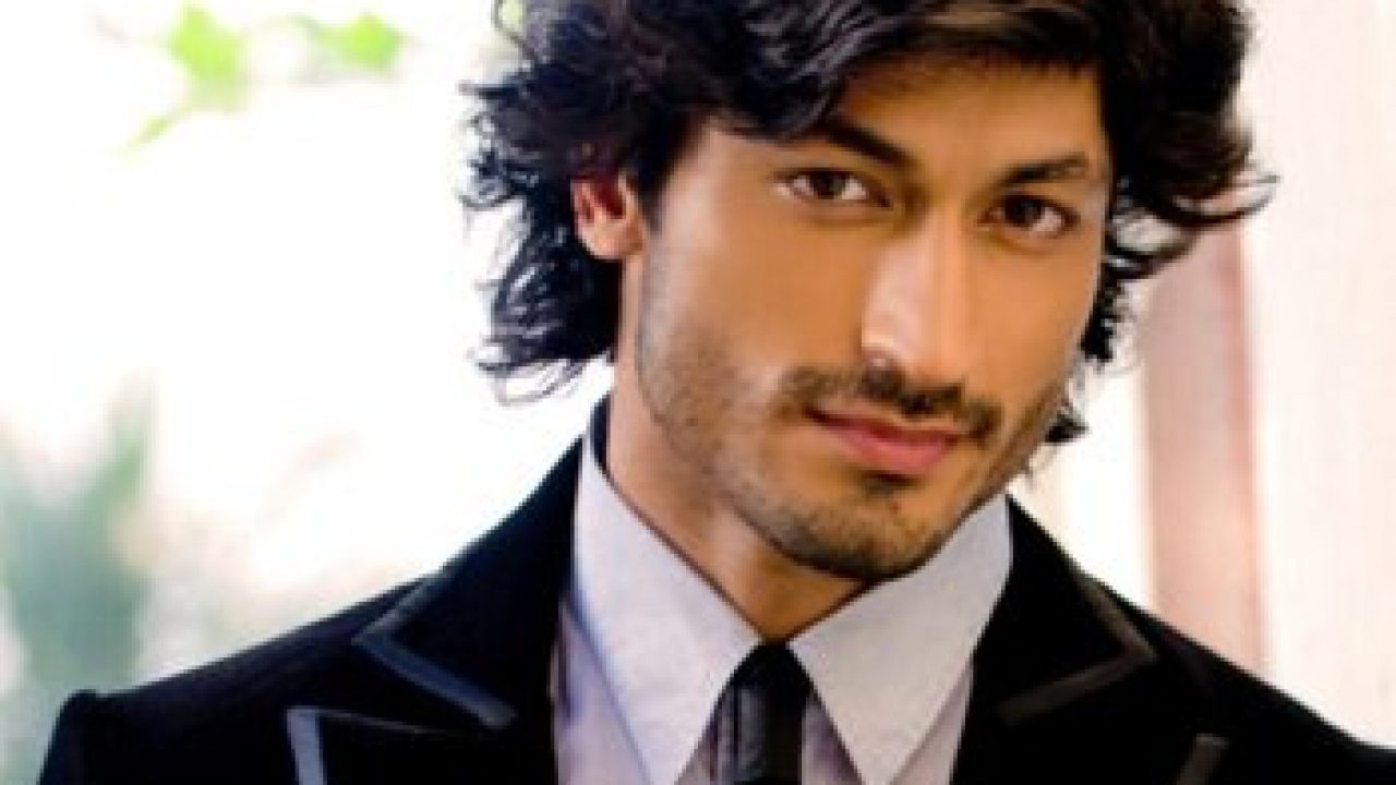 Vidyut Jammwal Actor Biography In Hindi व द य त ज मव ल अभ न त ज वन पर चय Starsunfolded ह द