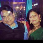 रवि दुबे के माता पिता 