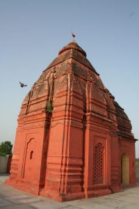 हस्तिनापुर स्थित दानवीर कर्ण का मंदिर