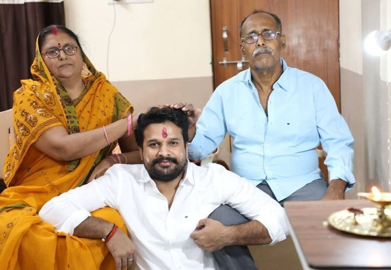 Ritesh Pandey with his parents