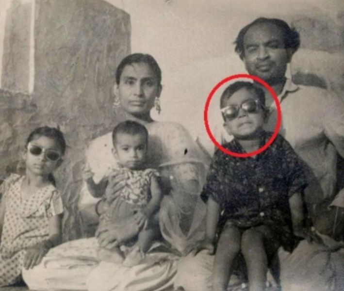 A Childhood Photo of Irrfan Khan With His Parents and Siblings