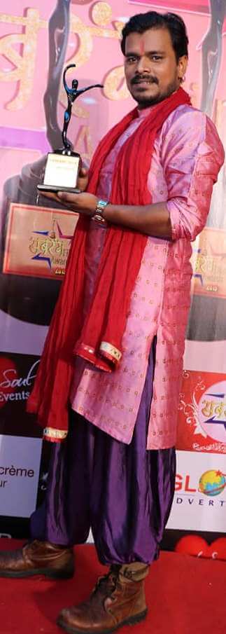 Pramod Premi Yadav Received Best Debut Actor Award For Bhojpuri Film Chana Jor Garam 2019