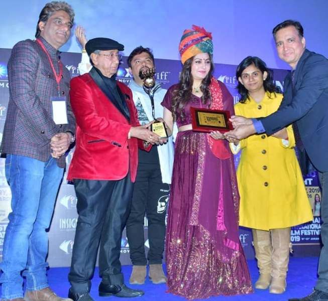 Jaya Prada with Excellence Award 2019