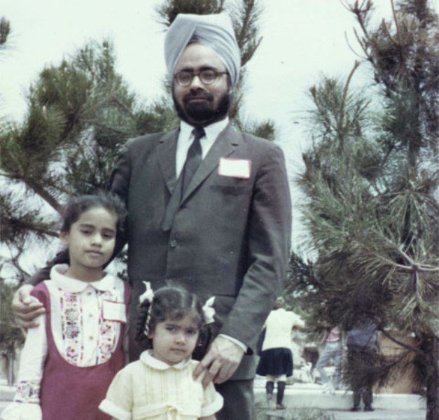 Manmohan Singh with his daughters