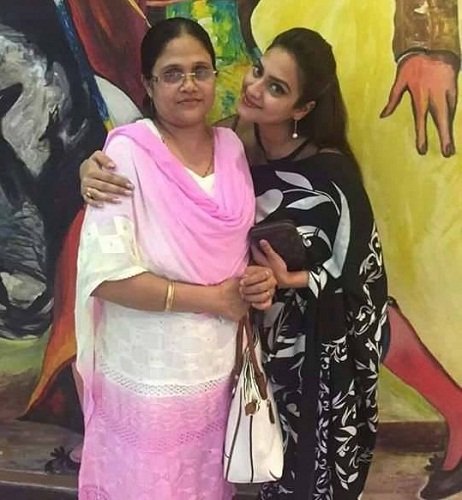 Nusrat Jahan with her mother