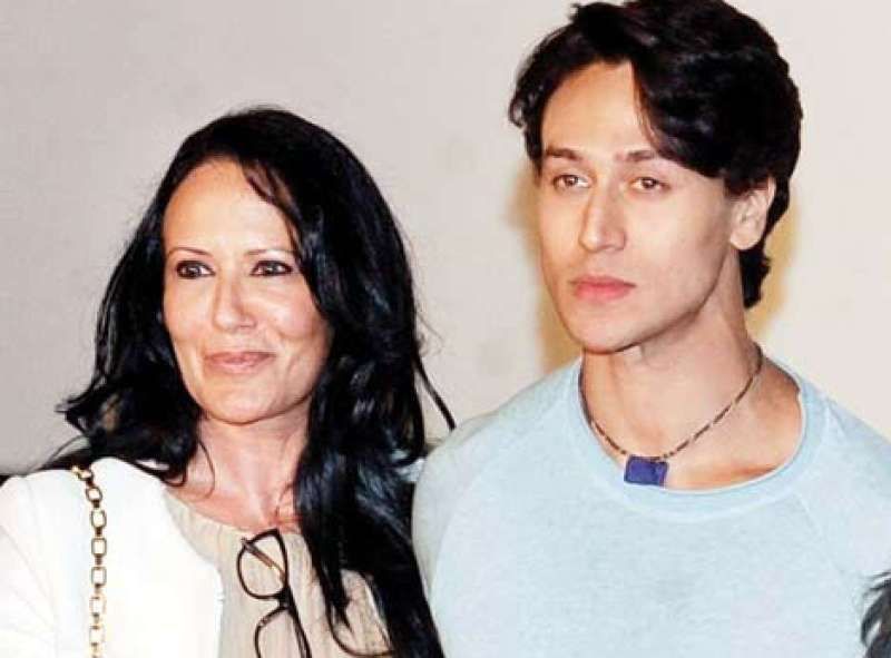 Tiger Shroff with his mother