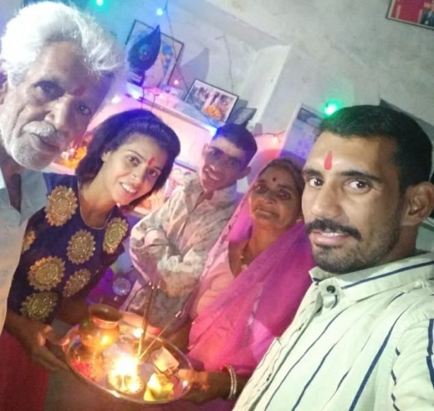 Bhawna Jat with her families