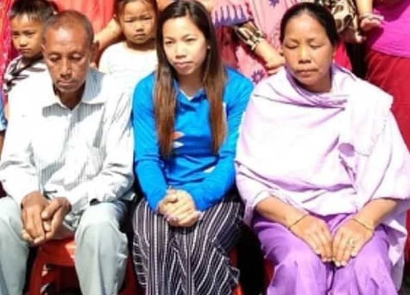 Mirabai Chanu with her parents