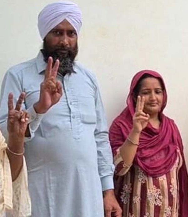 Kamalpreet Kaur with her parents