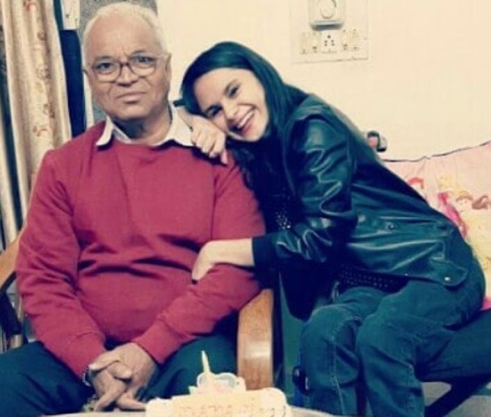 Avani Lekhara with her grandfather