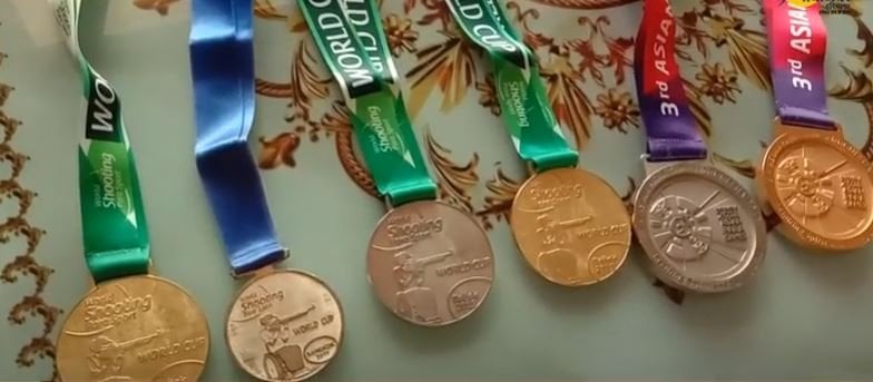 Manish Narwal medals