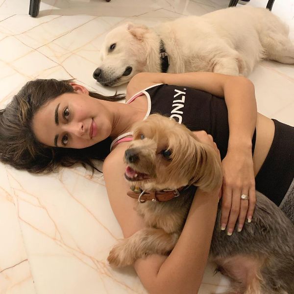 Ananya Pandey with her do dogs
