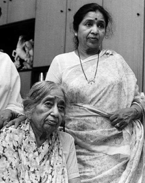 Usha Mangeshkar's mother