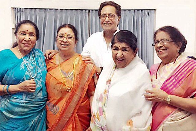 Usha Mangeshkar with her siblings