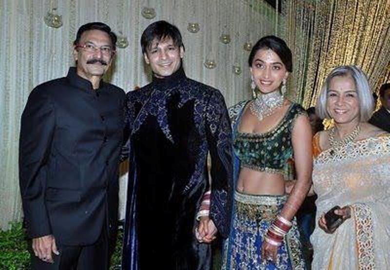 Suresh Oberoi with his family