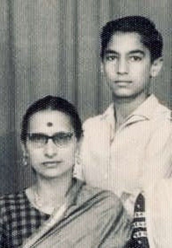 Suresh Oberoi's Childhood photo with his mother