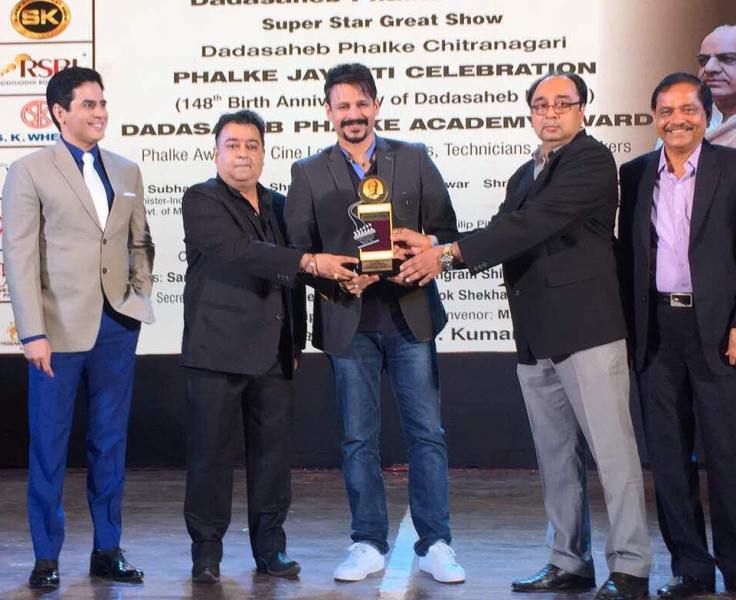 Vivek Oberoi recived the DadaSaheb Phalke Academy Award