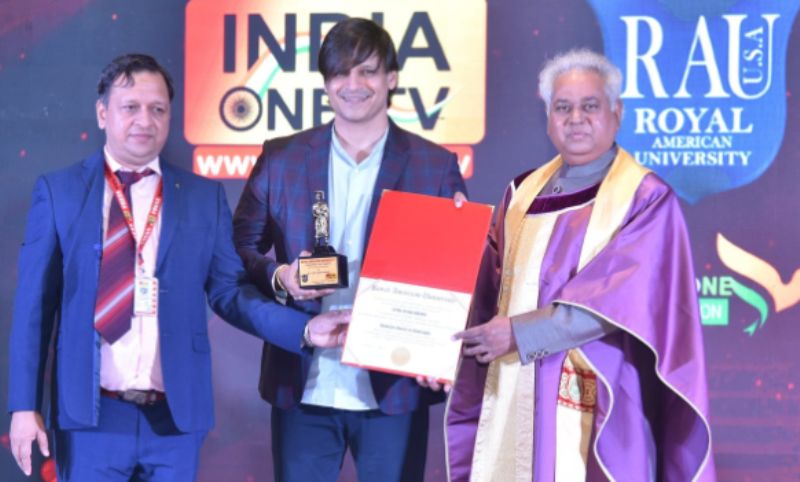 Vivek Oberoi recived MEGA Achievers Award