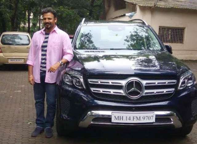 Vivek Oberoi with his Mercedes Benz GLS car
