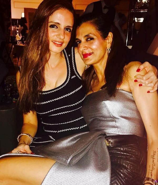 Sussanne Khan with her mother