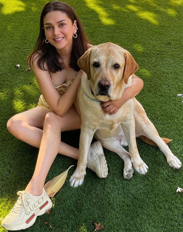 Aditi Rao Hydari with her pet dog