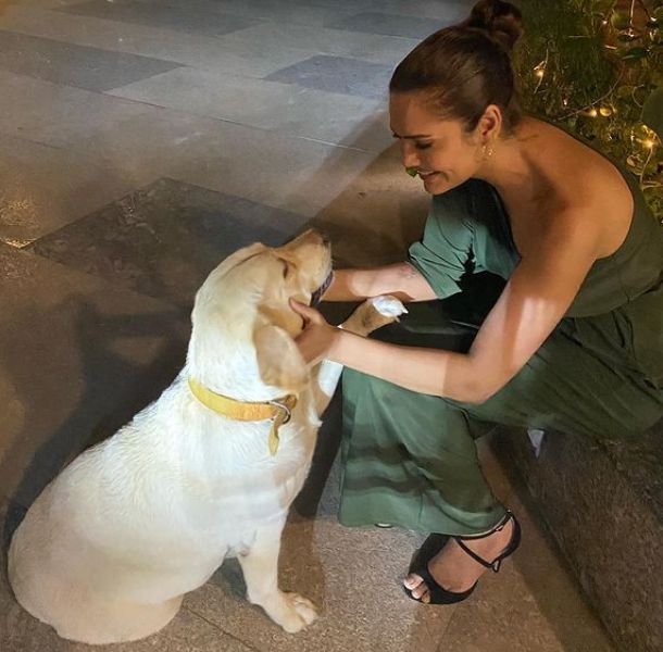 Esha Gupta with her dog