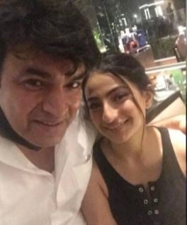 Palak Tiwari with her father