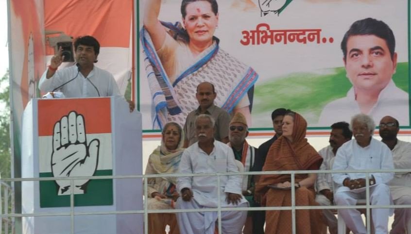 RPN Singh addressing the public during Sonia Gandhi’s rally in Padrauna, Kushinagar