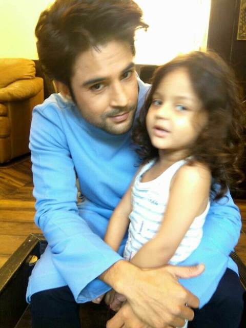 Rajeev Khandelwal with his daughter