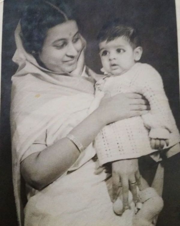 Ronit Roy's childhood photo with his mother