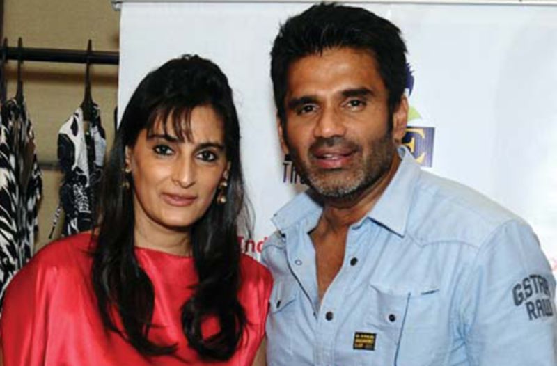 Suniel Shetty with his wife