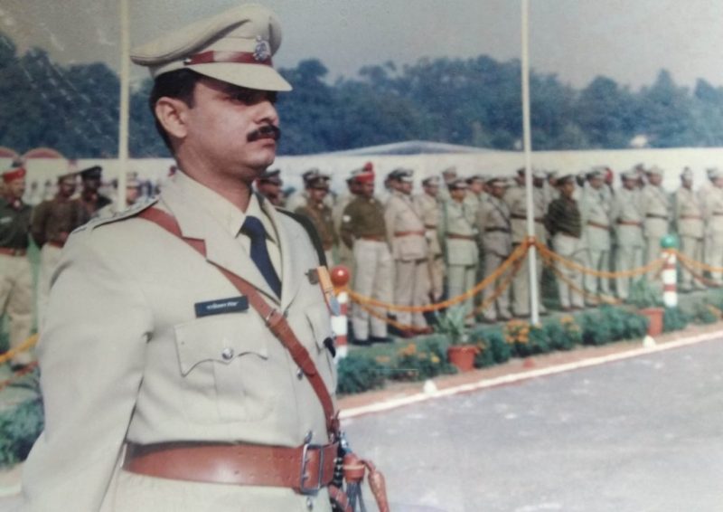 Rajeshwar Singh with his police team