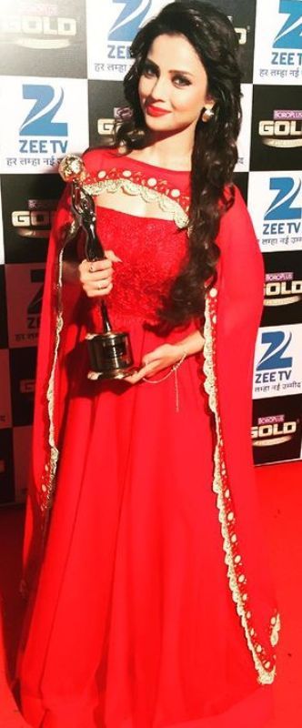 Adaa Khan recived the 'Boroplusgold Award 2016'