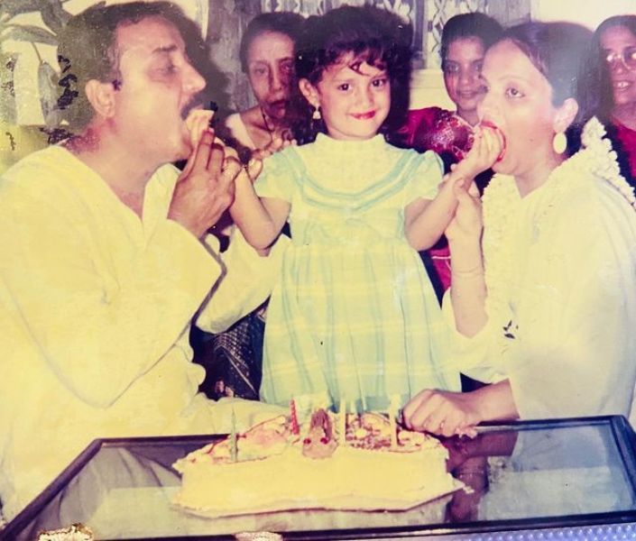 Adaa Khan's childhood photo with her parents