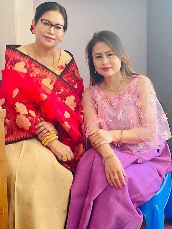 N. Hiyainu Devi with her daughter