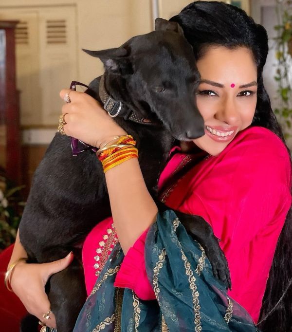 Rupali Ganguly with her pet dog