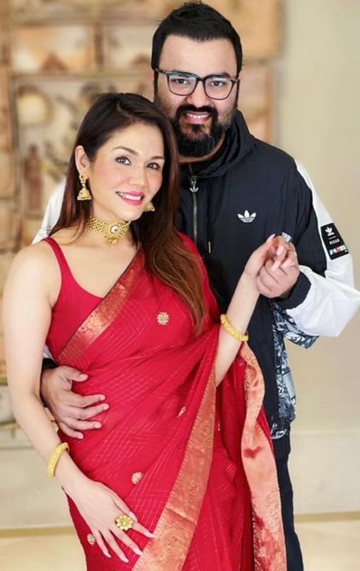Sonu Kakkar with her husband