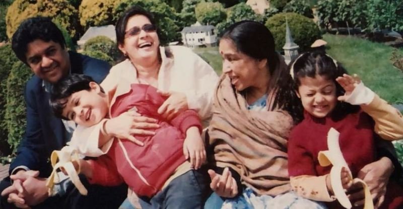 Zanai Bhosle with her parents, brother, and grandmother