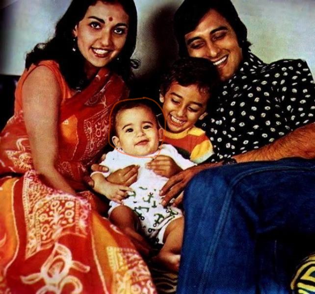 Akshaye Khanna's childhood photo with his parents and brother