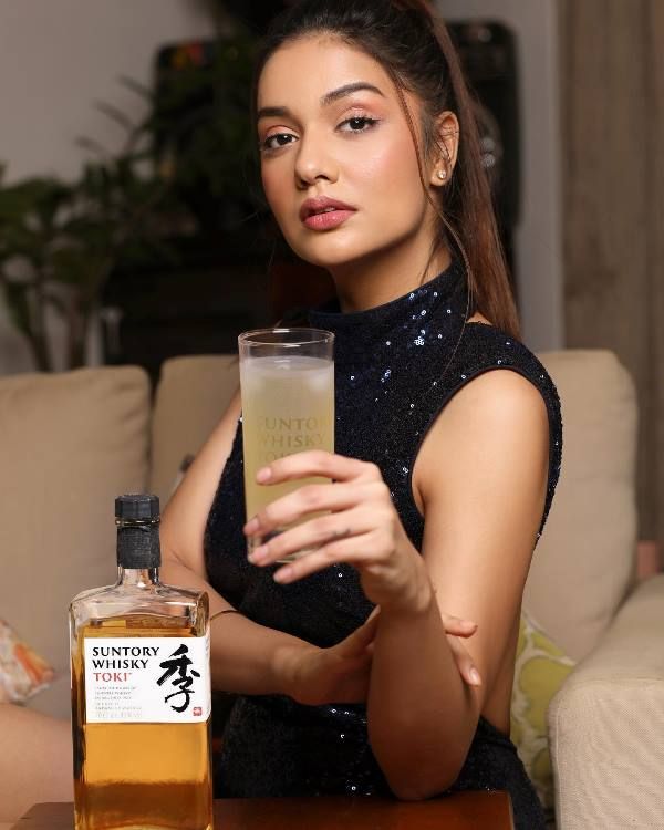 Divya Agarwal drinking alcohol