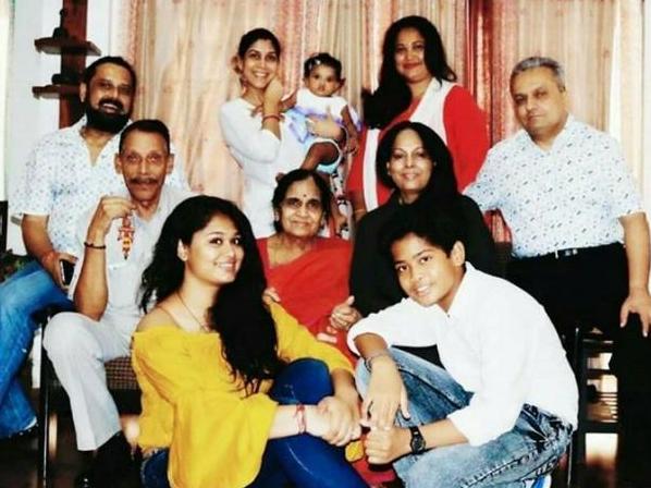 Sakshi Tanwar with her family