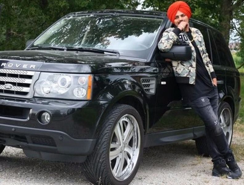 Sidhu Moosewala with his Range Rover car