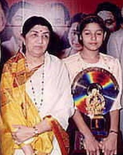 Sunidhi Chauhan (Childhood) with Lata Mangeshkar